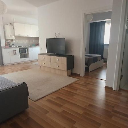 Welcome In Central Pitesti Apartment Bagian luar foto